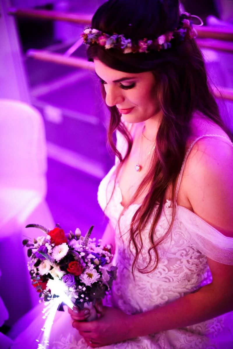 Braut mit Brautstrauß