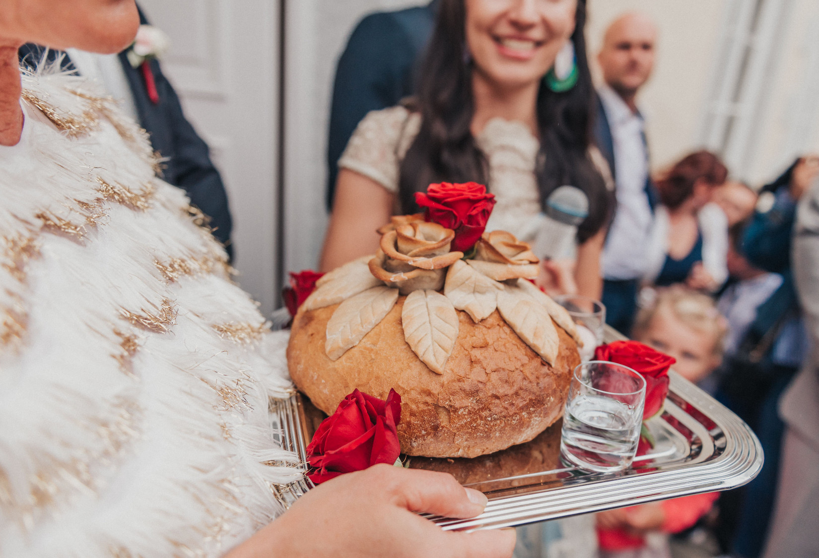 Brot und Salz bei einer russisch polnischen Hochzeit