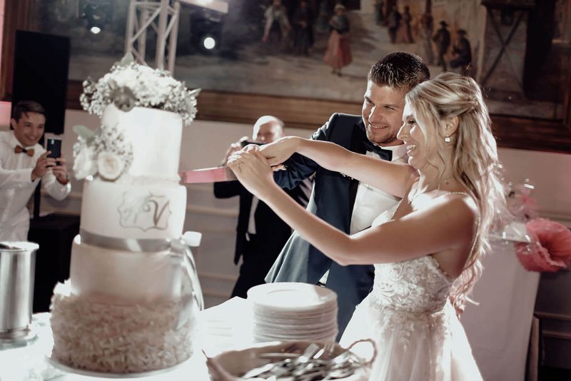 Hochzeitstorte anmoderieren bei der Hochzeit